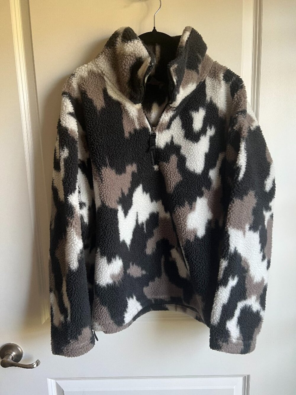 Eddie Bauer Women’s Plush 1/4 Zip Pullover Black Camo - XL